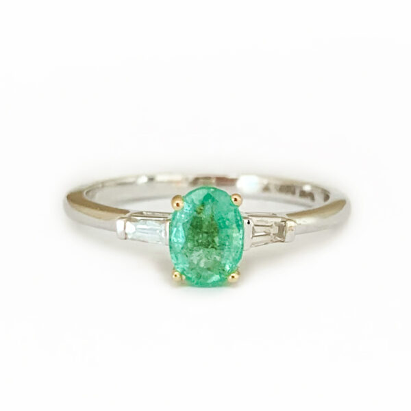 1-carat-natural-emerald-gemstone-tapered-baguette-side-diamond-engagement-ring-14k-white-gold-jewelry-gii-certified-ignite-gems-inc-canada-usa